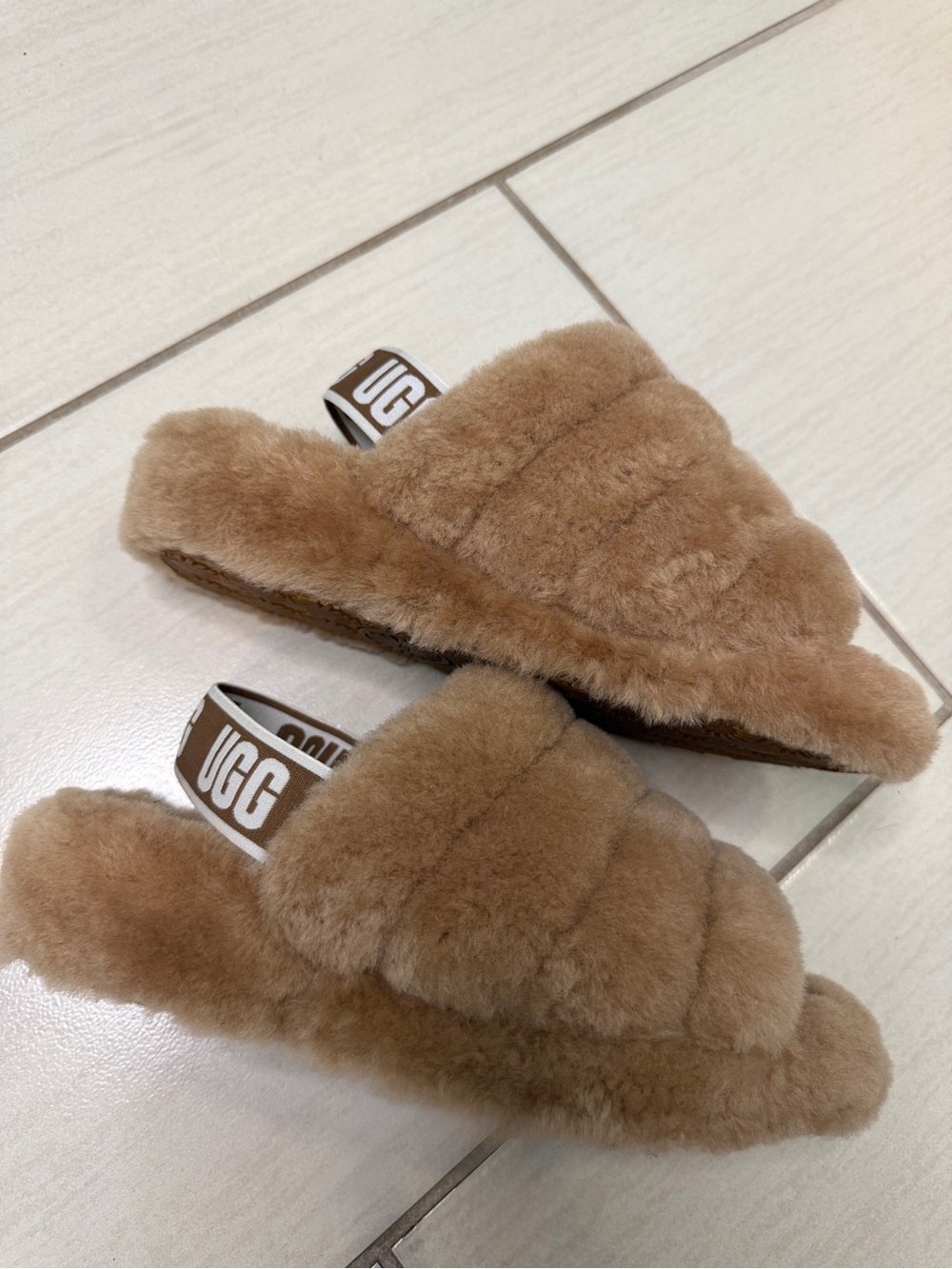 UGG Fluff Cozy Slide Sandals in Chestnut Brown